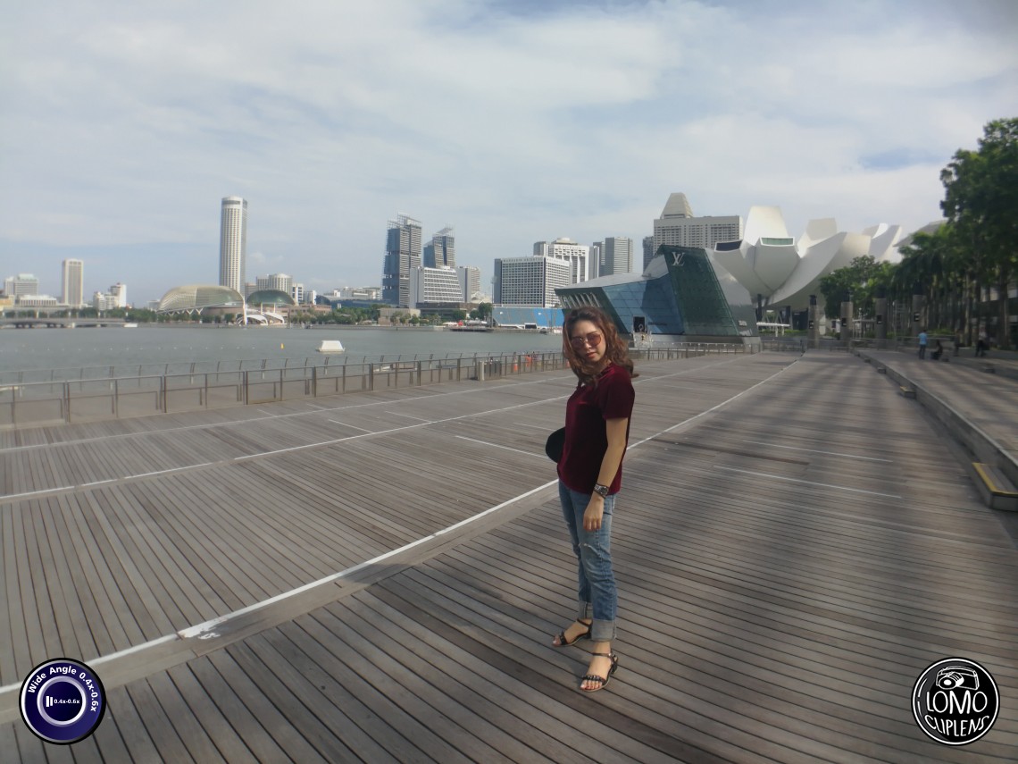 กินลมชมวิว Marina Bay Sand  ประเภทเลนส์ Wide Angle 0.4x - 0.6x  อุปกรณ์ที่ใช้ถ่ายรูป Huawei >> Mate 9  รีวิวโดย Minnie