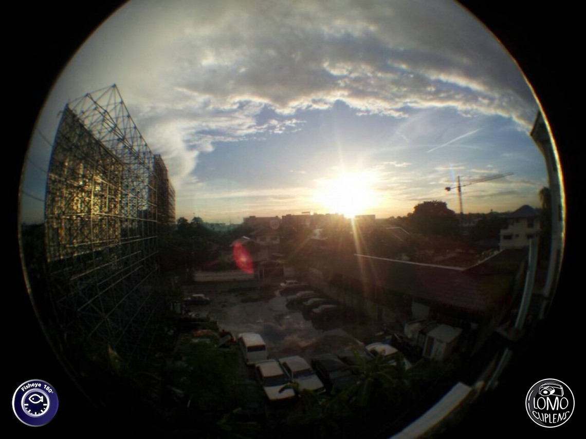 ขอบคุณรีวิวสวยๆ จากคุณ ʎɯlɐdd  ประเภทเลนส์ Fisheye 180°