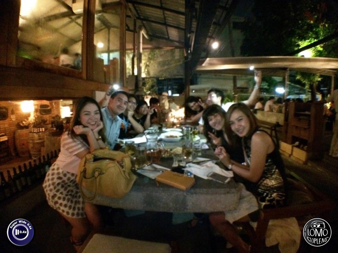 Dine after work  ประเภทเลนส์ Super Wide 0.4x