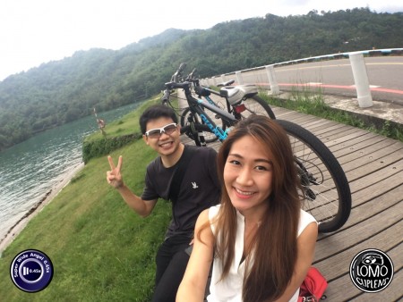 เลนไหญ่ดู professional มากๆๆอะ เลนท์ok เลยคะ ไม่ผิดหวังจริงๆ ถ่ายออกมาสวยทุกรูปเลย   ประเภทเลนส์ Super Wide Angle 0.45x  อุปกรณ์ที่ใช้ถ่ายรูป Apple >> iPhone 6s  รีวิวโดย Rabbitzy