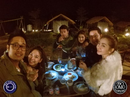 เซลฟี่ได้ทุกคน  ประเภทเลนส์ Wide Angle 0.4x - 0.6x  อุปกรณ์ที่ใช้ถ่ายรูป Huawei >> Mate 9  รีวิวโดย Minnie