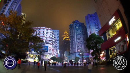 เมืองฉงชิ่ง ประเทศจีน ยามค่ำคืน  ประเภทเลนส์ Super Wide Angle 0.45x  อุปกรณ์ที่ใช้ถ่ายรูป Samsung >> Galaxy Note 5  รีวิวโดย Fer Luci