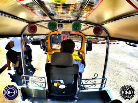 ชอบมากเลยครับ ถ่ายวิวกว้างกว่ากล้องปกติเยอะเลยครับ ชอบครับโดนใจมาก  ประเภทเลนส์ Super Wide Angle 0.45x  อุปกรณ์ที่ใช้ถ่ายรูป Apple >> iPhone 5s  รีวิวโดย Art Tanawat