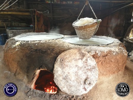 การต้มเกลือสินเทาว์ภูเขาแบบโบราณ #บ่อเกลือ #น่าน  ประเภทเลนส์ Wide Angle 0.4x - 0.6x  อุปกรณ์ที่ใช้ถ่ายรูป Huawei >> Mate 9  รีวิวโดย Minnie