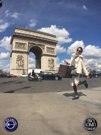 Arc De Triomphe, Champs Elysees, Paris, France  ประเภทเลนส์ Super Wide Angle 0.45x  อุปกรณ์ที่ใช้ถ่ายรูป Apple >> iPhone 6  รีวิวโดย Anunya Leelavijarn
