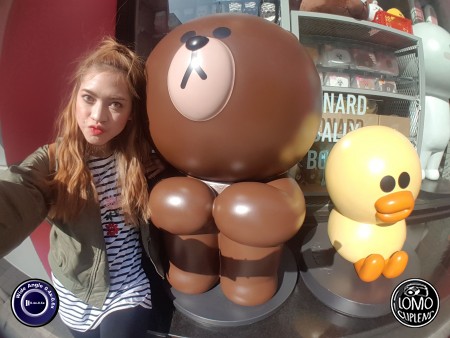 เรื่องเซลฟี่ง่ายนิดเดียว Sumsung ที่ว่าเลนส์กว้างอยู่แล้ว พอใช้ Lomo Clip Lens ยิ่งกว้างขึ้นอีก  ประเภทเลนส์ Wide Angle 0.4x - 0.6x  อุปกรณ์ที่ใช้ถ่ายรูป Samsung >> Galaxy S7  รีวิวโดย Irin