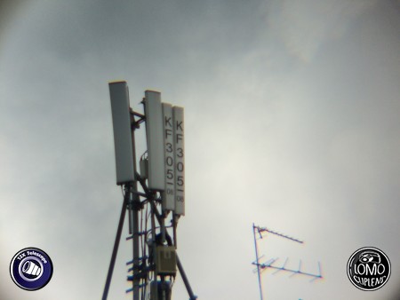 อยู่บนยอดตึก ก็ถ่ายซูมได้  ประเภทเลนส์ 12X Zoom Telescope  อุปกรณ์ที่ใช้ถ่ายรูป Apple >> iPhone 5s  รีวิวโดย SetUp