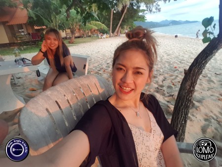 เที่ยวเกาะช้างก็ยังต้องพกเลนส์มือถือมาด้วย  ประเภทเลนส์ Wide Angle 0.4x - 0.6x  อุปกรณ์ที่ใช้ถ่ายรูป Samsung >> Galaxy J7  รีวิวโดย Irin