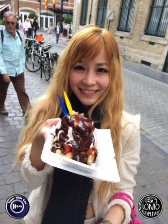 ทาน Belgium waffle ด้วยกันมั๊ยคร๊า ภาพสวยๆ ส่งตรงจากเมืองบรัสเซล ประเทศเบลเยี่ยม  ประเภทเลนส์ Super Wide 0.4x