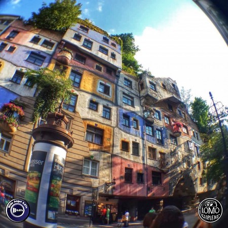 ขอบคุณภาพสวยๆ จากคุณ Waruttaya ภาพนี้ใช้เลนส์ Wide Angle สถานที่ The Hundertwasser House Vienna is an apartment house in Vienna, Austria, designed by Austrian artist Friedensr  ประเภทเลนส์ Wide Angle 0.67x