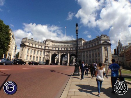 London Town By K.Kwang  ประเภทเลนส์ Super Wide 0.4x