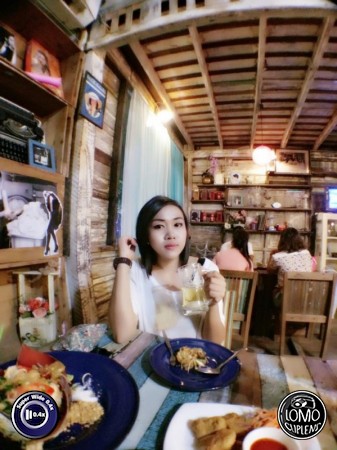 ขอบคุณรีวิวสวยๆ จากคุณ MayBerry Talkaholic  ประเภทเลนส์ Super Wide 0.4x