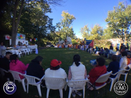 เก็บบรรยากาศการตักบาตรใน US ได้ทั้งหมด By naMWan  ประเภทเลนส์ Super Wide 0.4x