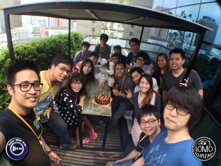 Super Wide 0.4x เก็บได้กว้างครบทุกคนจริงๆ  ประเภทเลนส์ Super Wide 0.4x