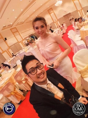 ไม่ว่างานไหน ก็เซลฟี่ง่ายๆ ด้วยSuper Wide 0.4x แค่หนีบ แช๊ะ และแชร์ เลนส์เดียวจบปิ๊ง  ประเภทเลนส์ Super Wide 0.4x